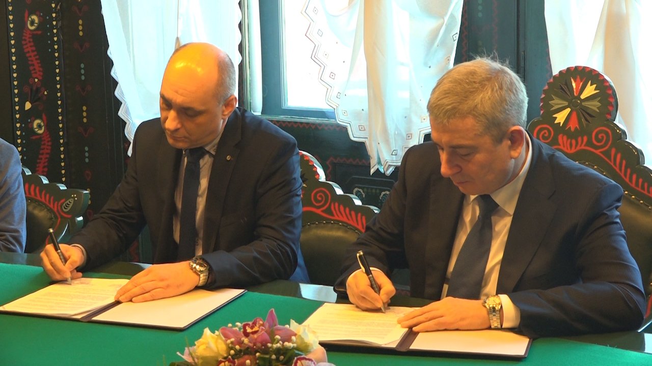 Заједничко веће општина и Суботица потписали споразум о сарадњи