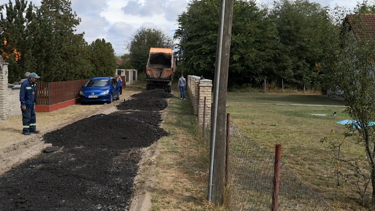 Након бројних жалби, становници Даринке Радовић добили гребани асфалт