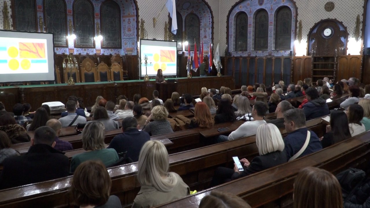 У Суботици одржана едукација за здравствене раднике о прегледу очног дна