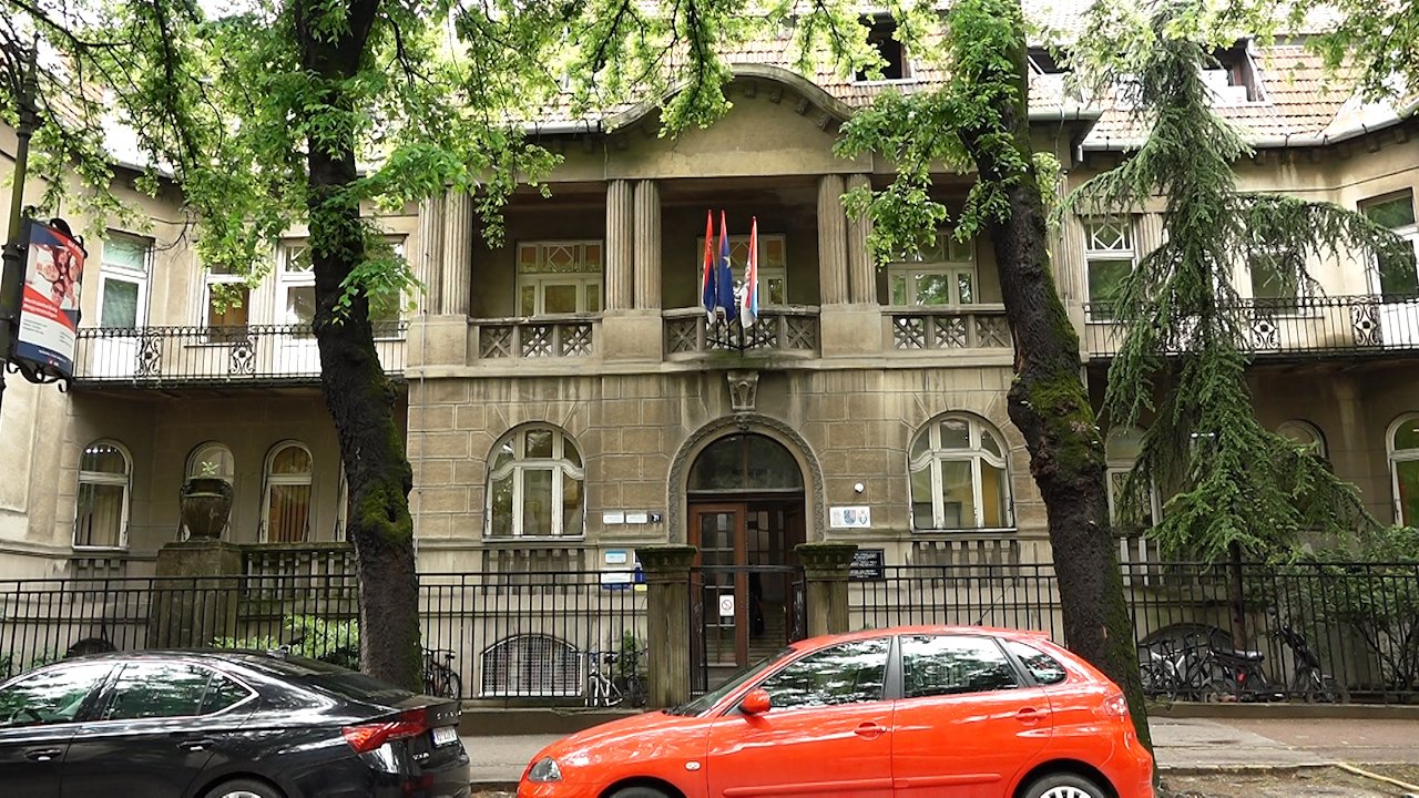 Економска средња школа планира упис седам одељења
