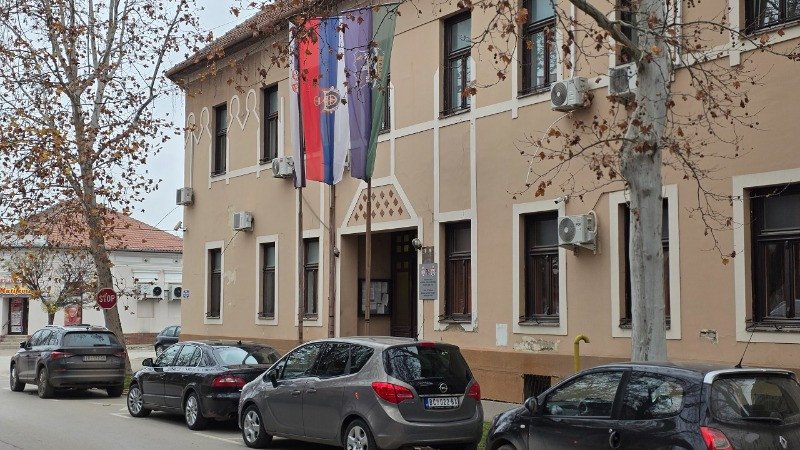 Максимовић грађанима општине честитао празнике