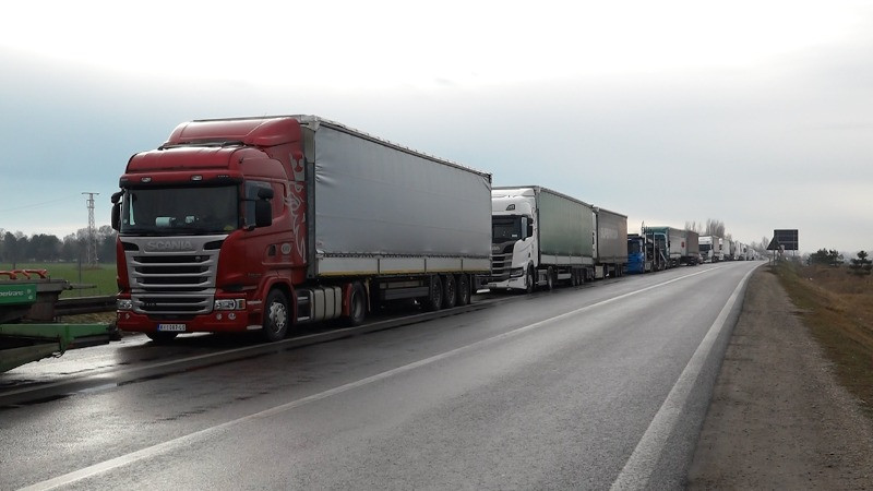 Блокади границе се не назире крај, штета из сата у сат све већа
