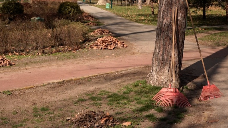 Пролећно уређење града је у току