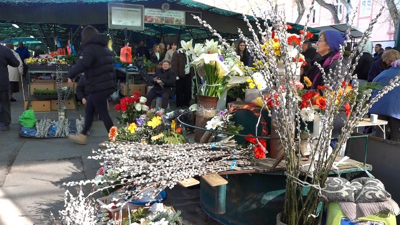 Млечна пијаца у знаку Ускрса