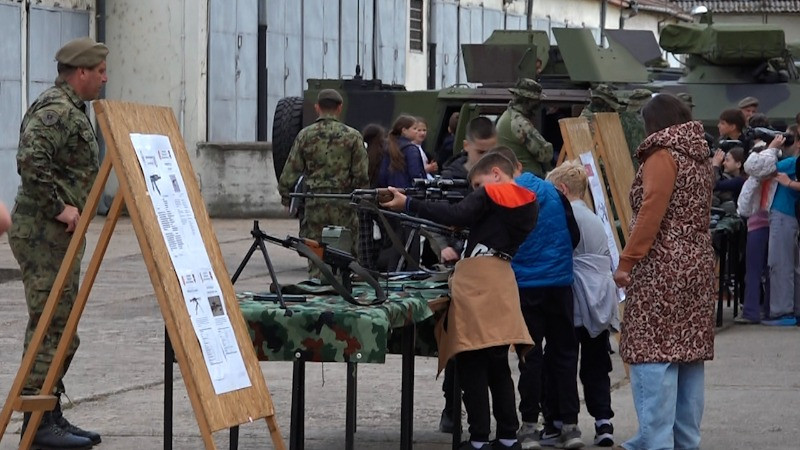 Отворени дан у касарни у Бачкој Тополи
