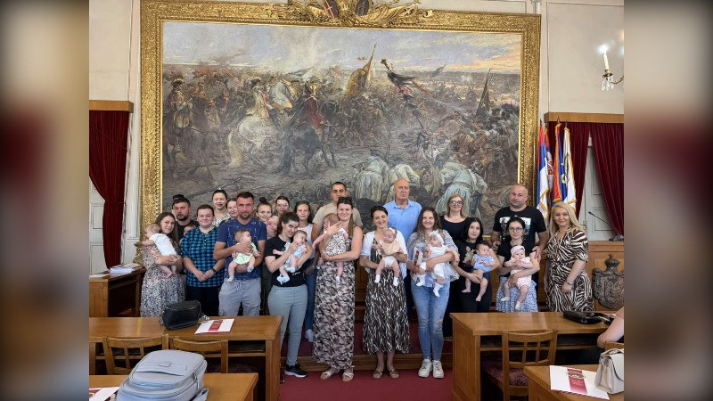 УРУЧЕНА РЕШЕЊА  О ДОДЕЛИ РОДИТЕЉСКОГ ДОДАТКА ЗА ПРВОРОЂЕНО ДЕТЕ И ЈЕДНОКРАТНЕ ПОМОЋИ ЗА НЕЗАПОСЛЕНЕ ПОРОДИЉЕ