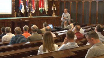 Траже смањење пореза и доприноса 