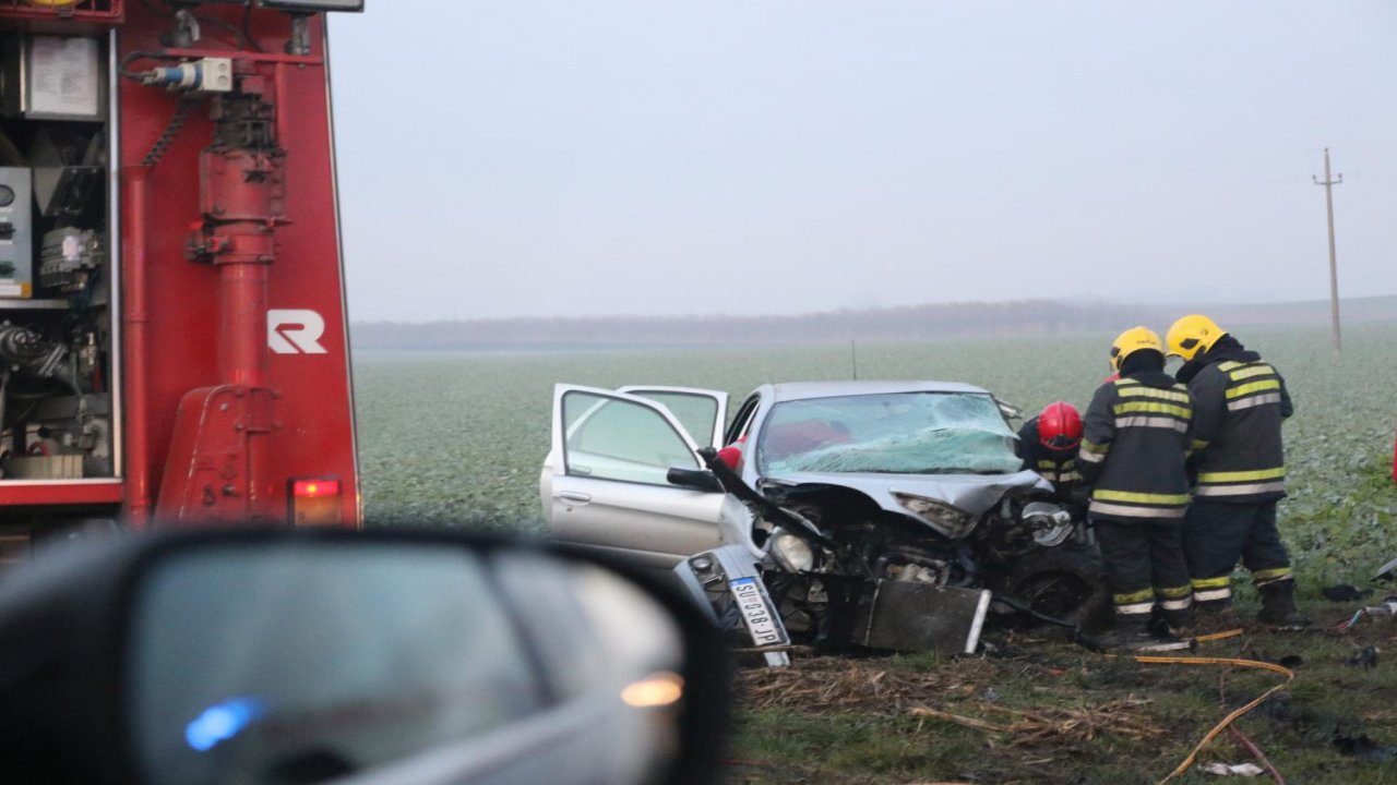 Двоје погинулих у тешком удесу код Таванкута