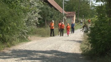 Редовним пешачким турама одржавају кондицију