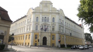 На ковид позитивно 92 ученика, бројеви и даље расту