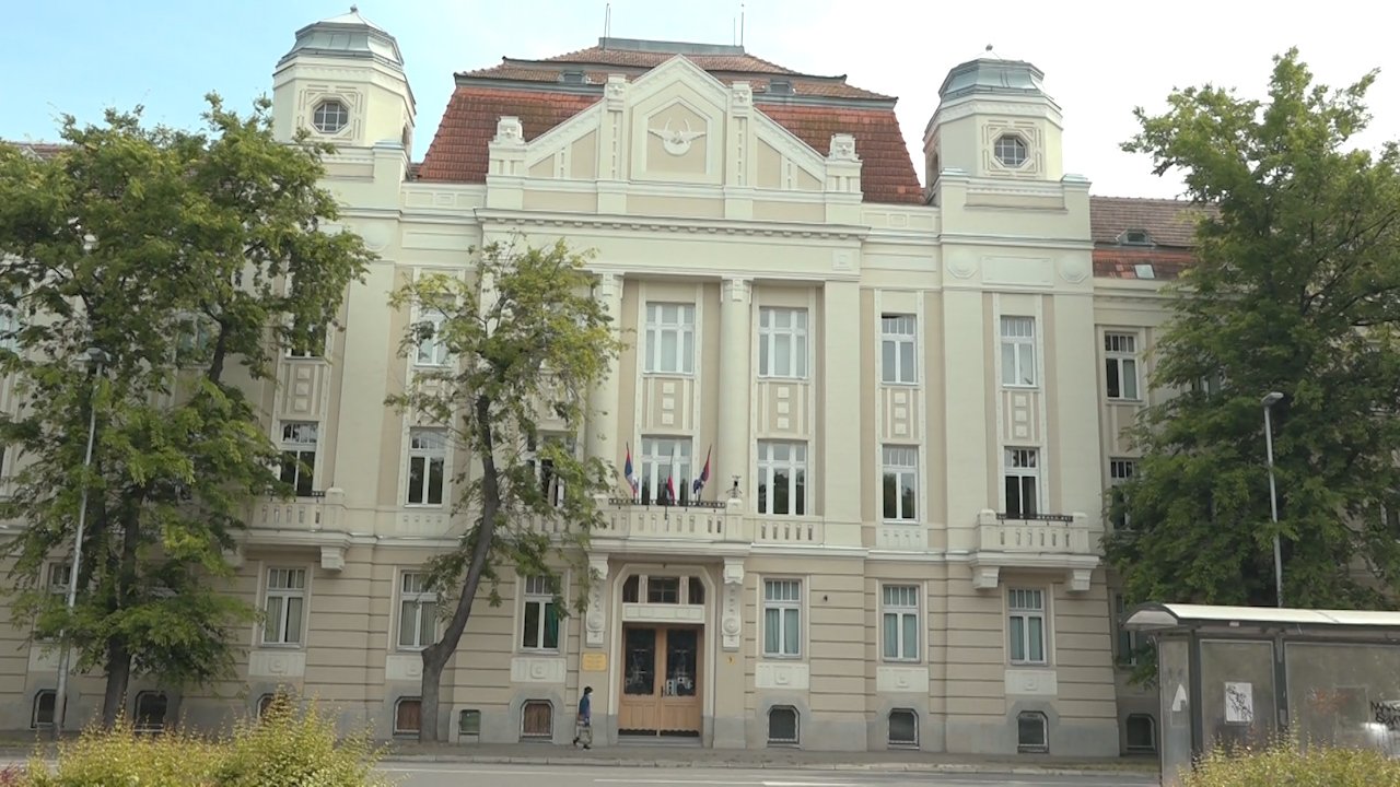 Турнир ветерана у одбојци у Техничкој школи „Иван Сарић“