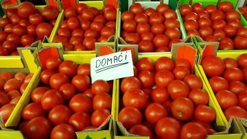 Припрема зимнице ове године поранила 