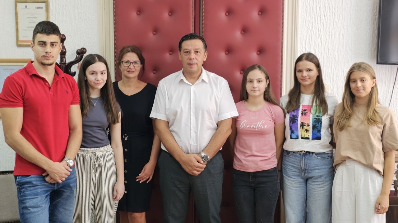 Ђаци генерације на пријему код председника општине